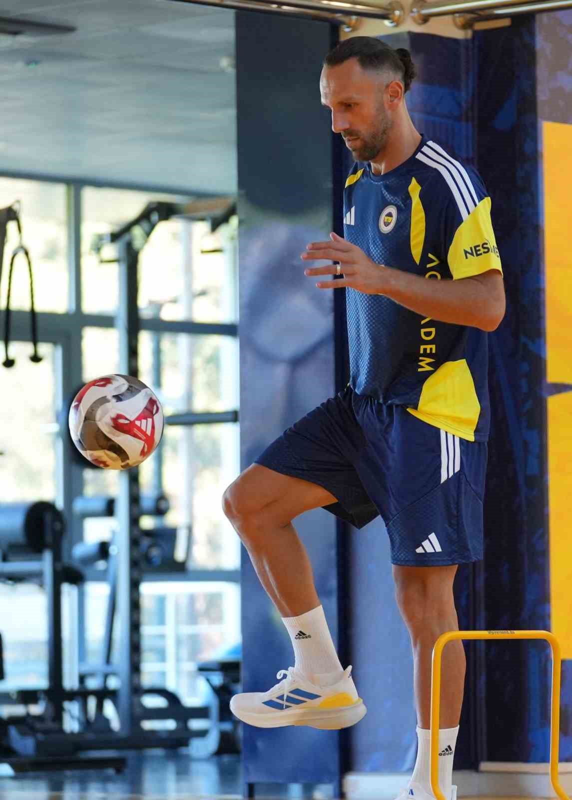 Vedat Muriqi, çalışmalara başladı