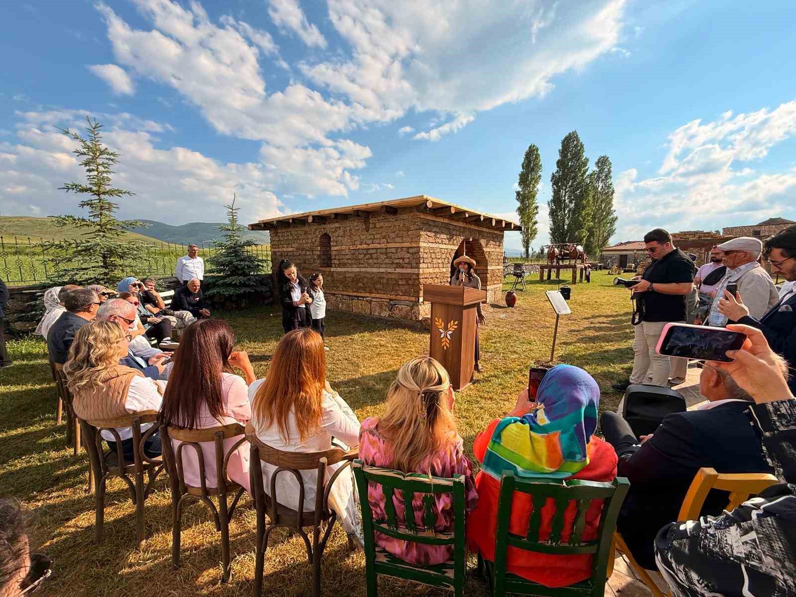'Yeniden Galıf' projesi sanatseverlerle buluştu