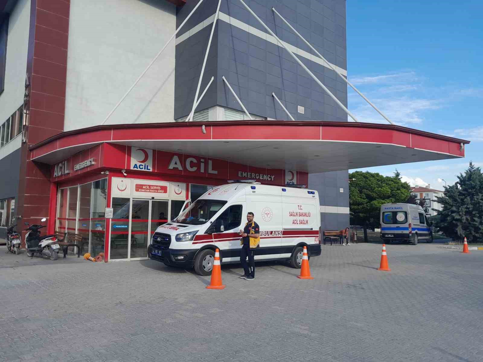 Karapınar'da kamyon ile minibüs çarpıştı: 4 yaralı