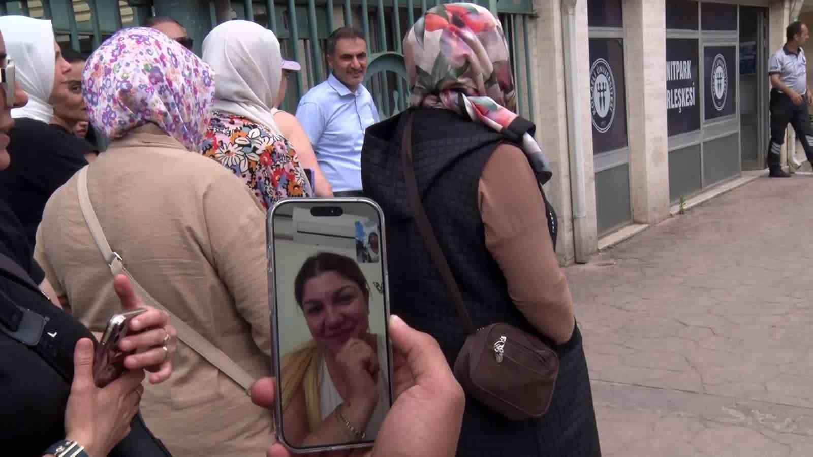 Anne Antalya’da kızı Kocaeli’de ter döktü: Görüntülü aramada heyecanlı bekleyiş