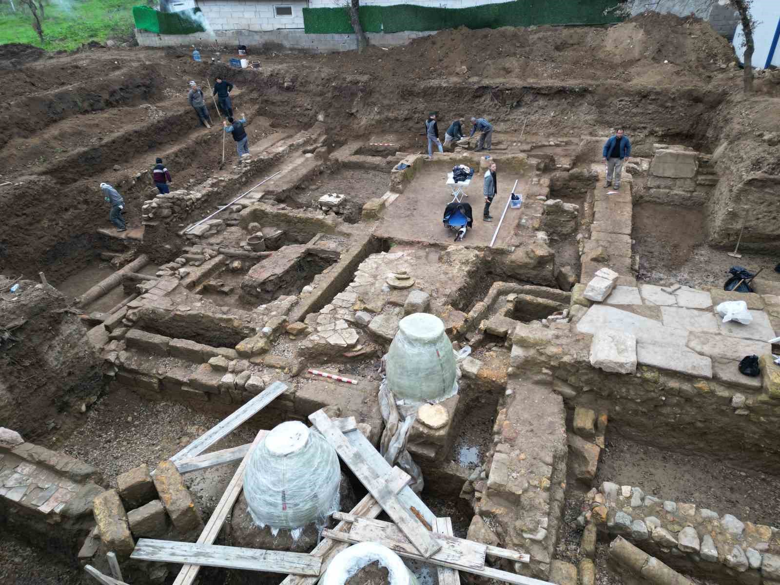 Adramytteion’da Roma villasının eşsiz mozaikleri gün yüzüne çıktı