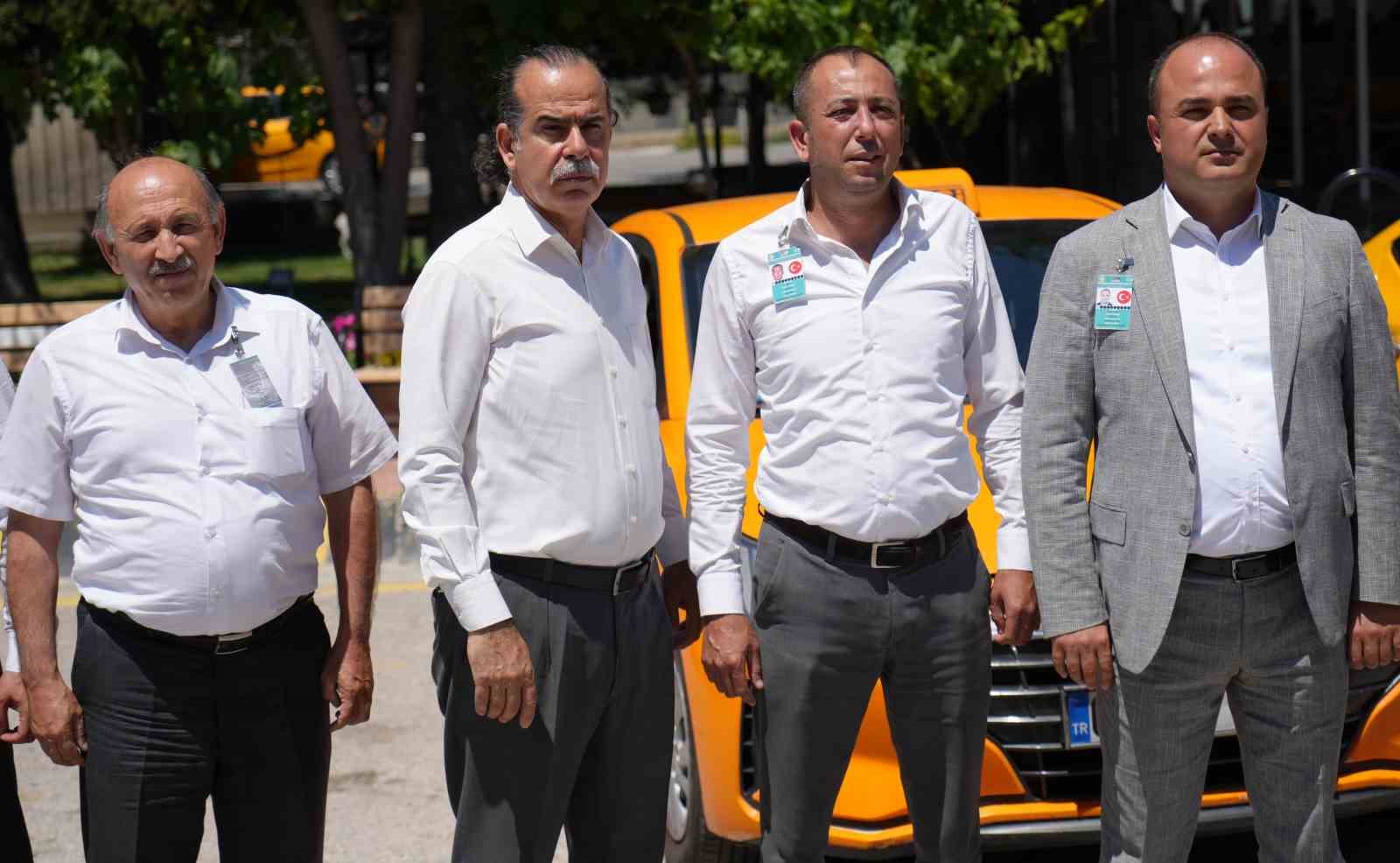 NATO Zirvesi öncesi Ankara'daki taksicilere İngilizce eğitimi