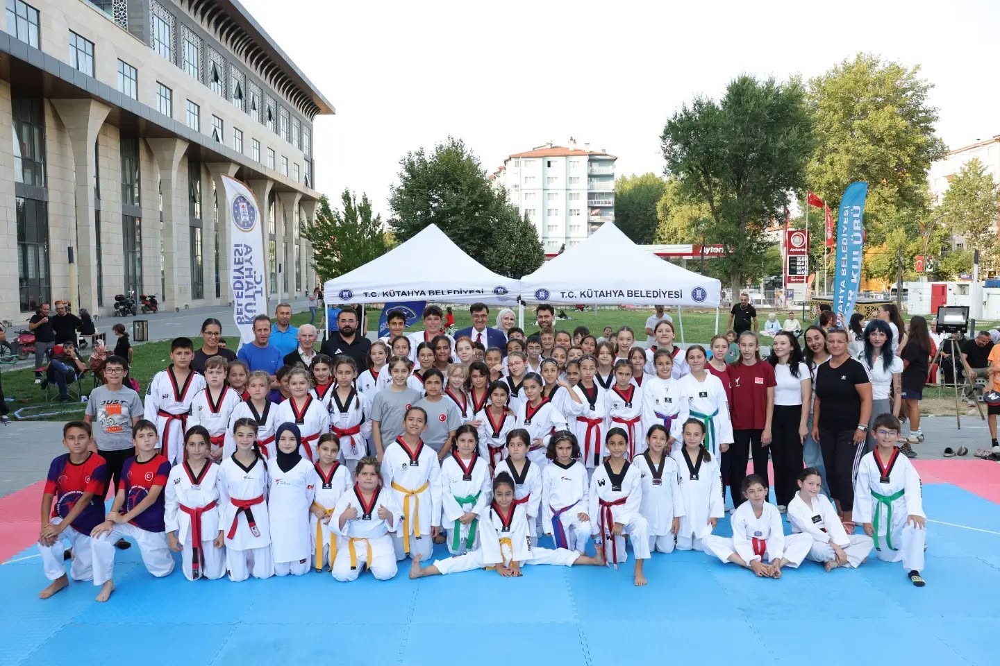 Minik Tekvandocular Kütahya’da dostluk için mücadele etti