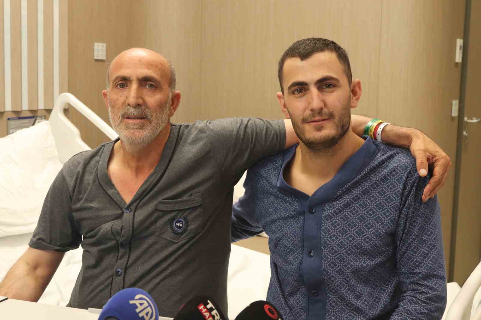 Biri damadının, diğeri oğlunun bağışıyla hayata tutundu