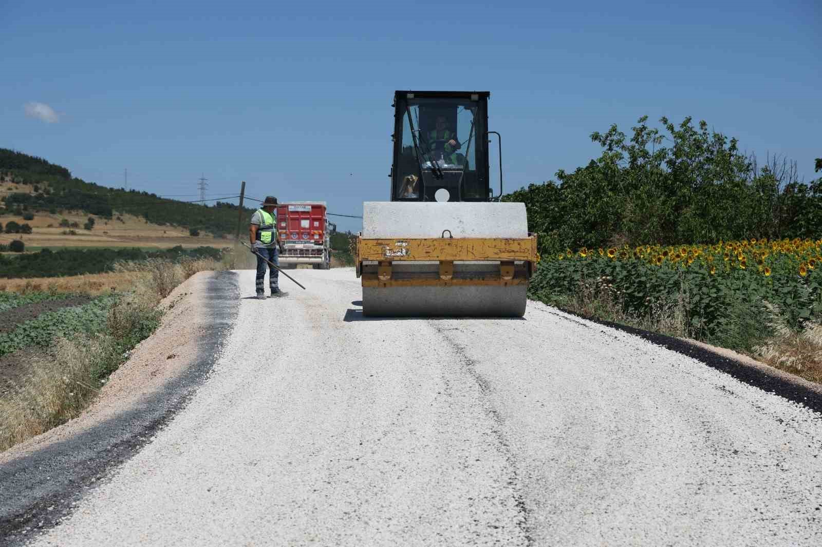 Büyükşehir Nilüfer'de yolları yeniliyor