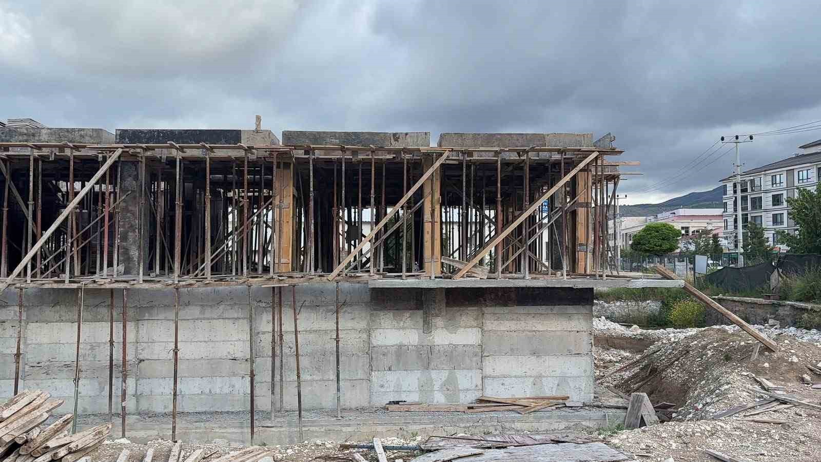 Kütahya’da inşaatta iskele çöktü: 4 işçi yaralandı