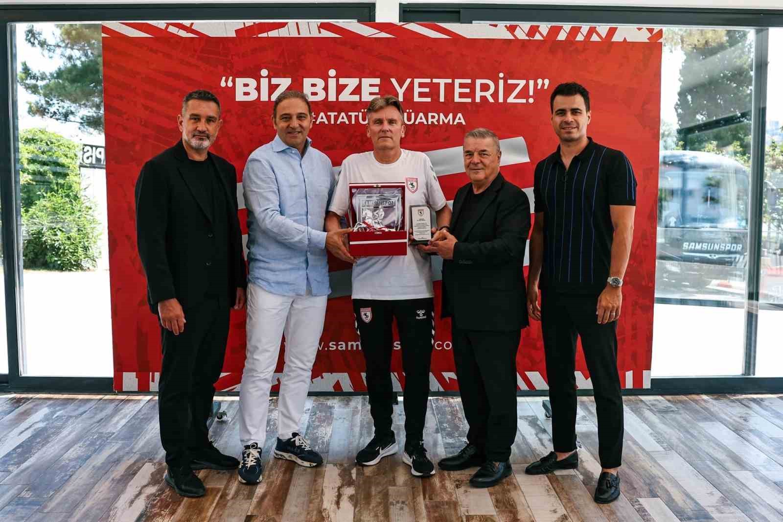 Samsunspor, Cédric Cattenoy ile vedalaştı