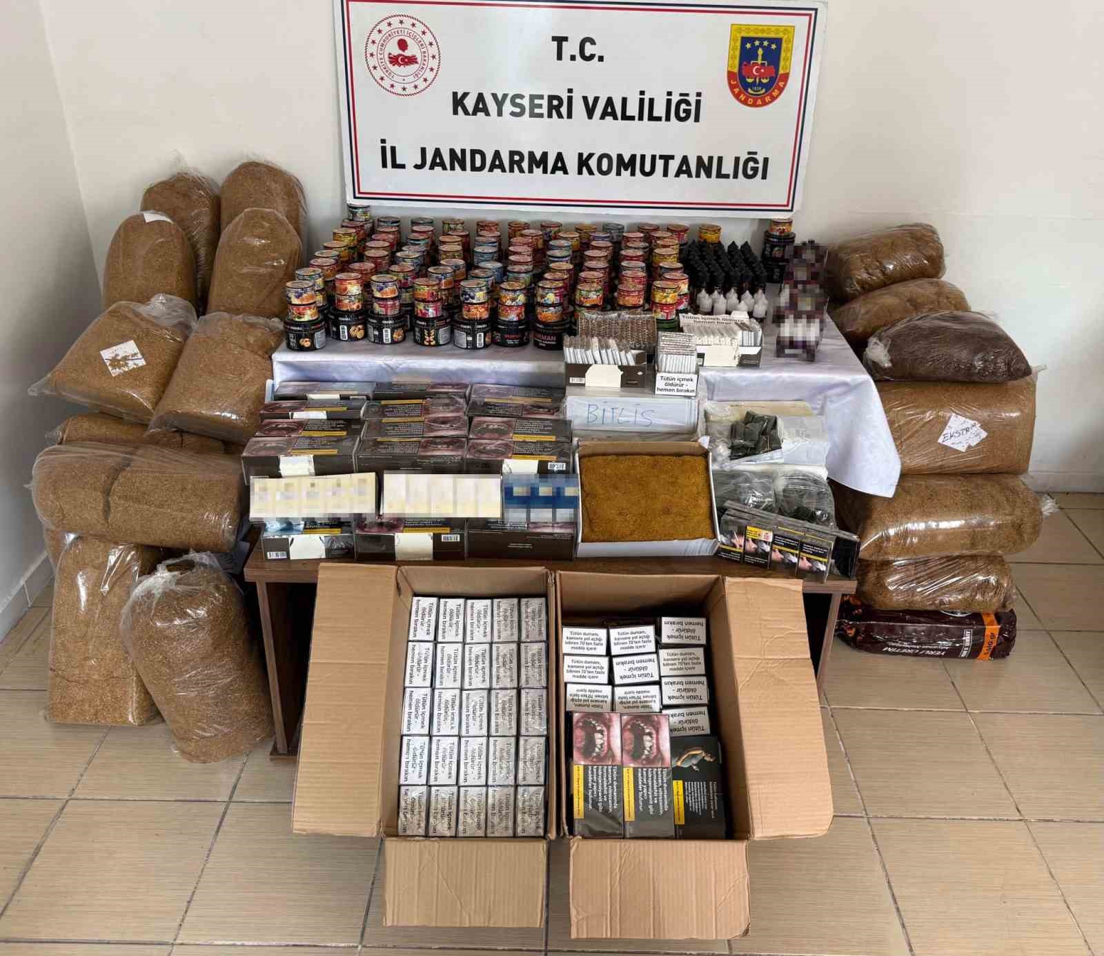 Jandarmadan kaçakçılara darbe: Çok miktarda kaçak tütün ve sigara ele geçirildi