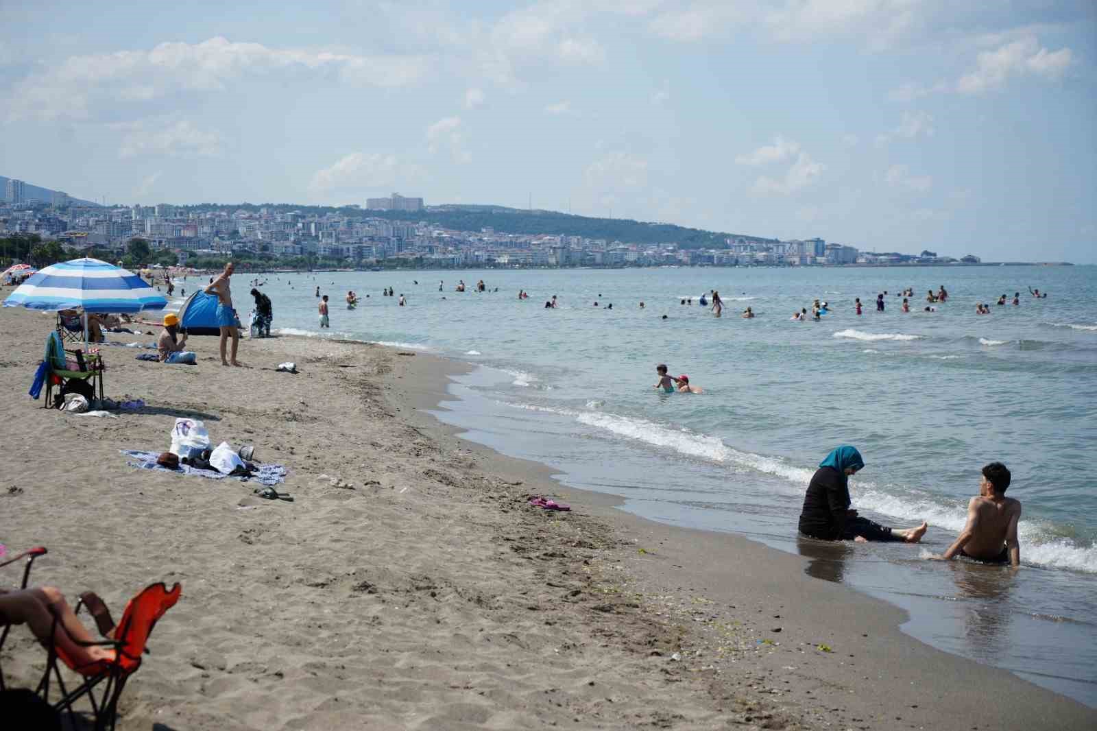 Samsun'da dalga ve rüzgar alarmı: 'Denize girmeyin' çağrısı