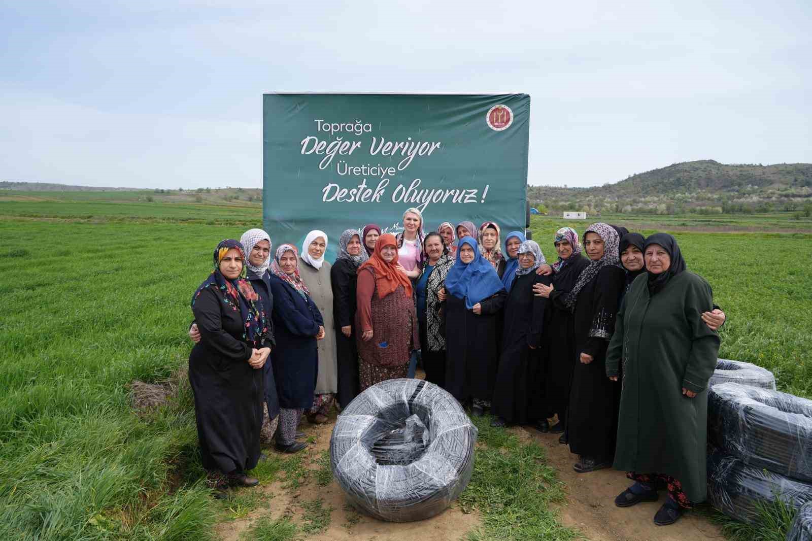 Yeniköylü çiftçilere sulama borusu dağıtıldı