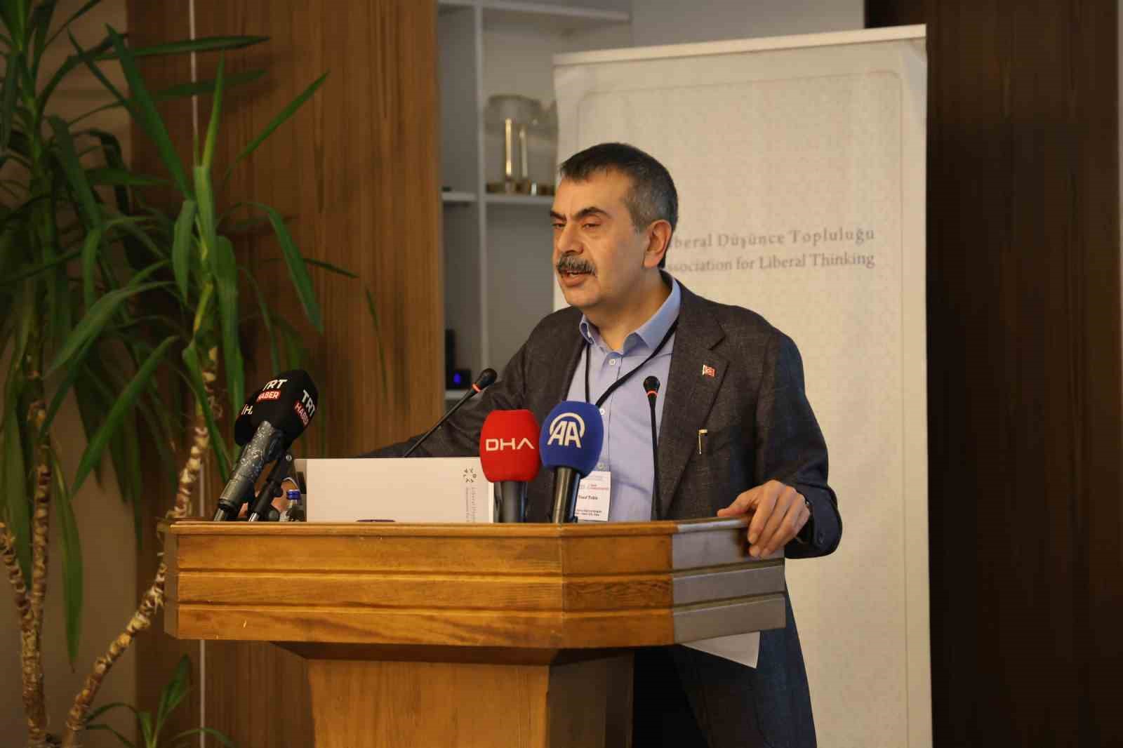 MİLLİ EĞİTİM BAKANI YUSUF TEKİN, NEVŞEHİR’DE DÜZENLENEN LİBERAL DÜŞÜNCE KONGRESİ’NDE YAPTIĞI KONUŞMADA, KÜRTÇE ÖZEL ÖĞRETİM KURSLARININ AÇILMASINI DEMOKRATİKLEŞME SÜRECİNİN ÖNEMLİ ADIMLARINDAN BİRİ OLARAK DEĞERLENDİRDİ.