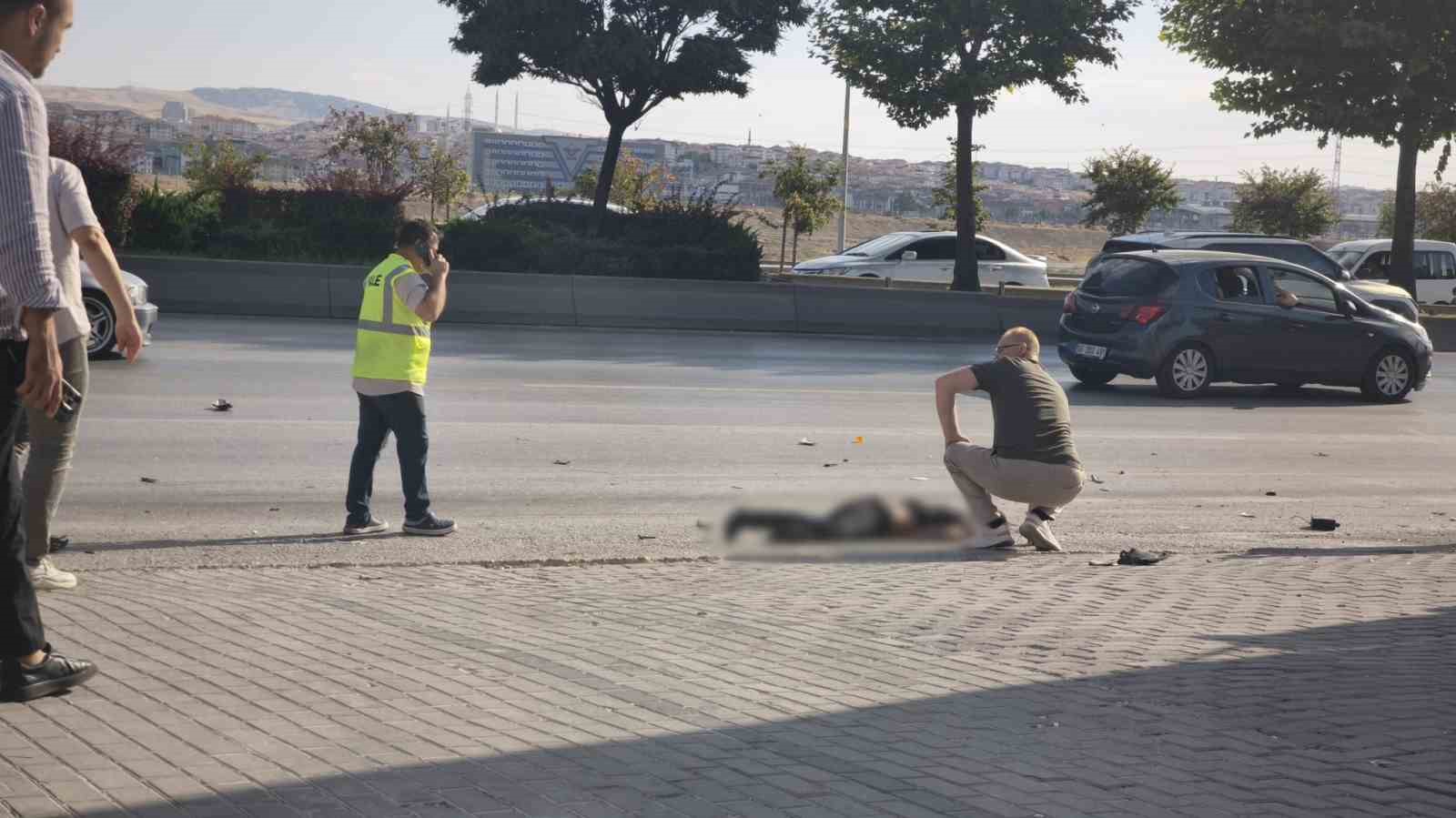 Ankara’da otomobil motosikletle çarpıştı: 2 yaralı