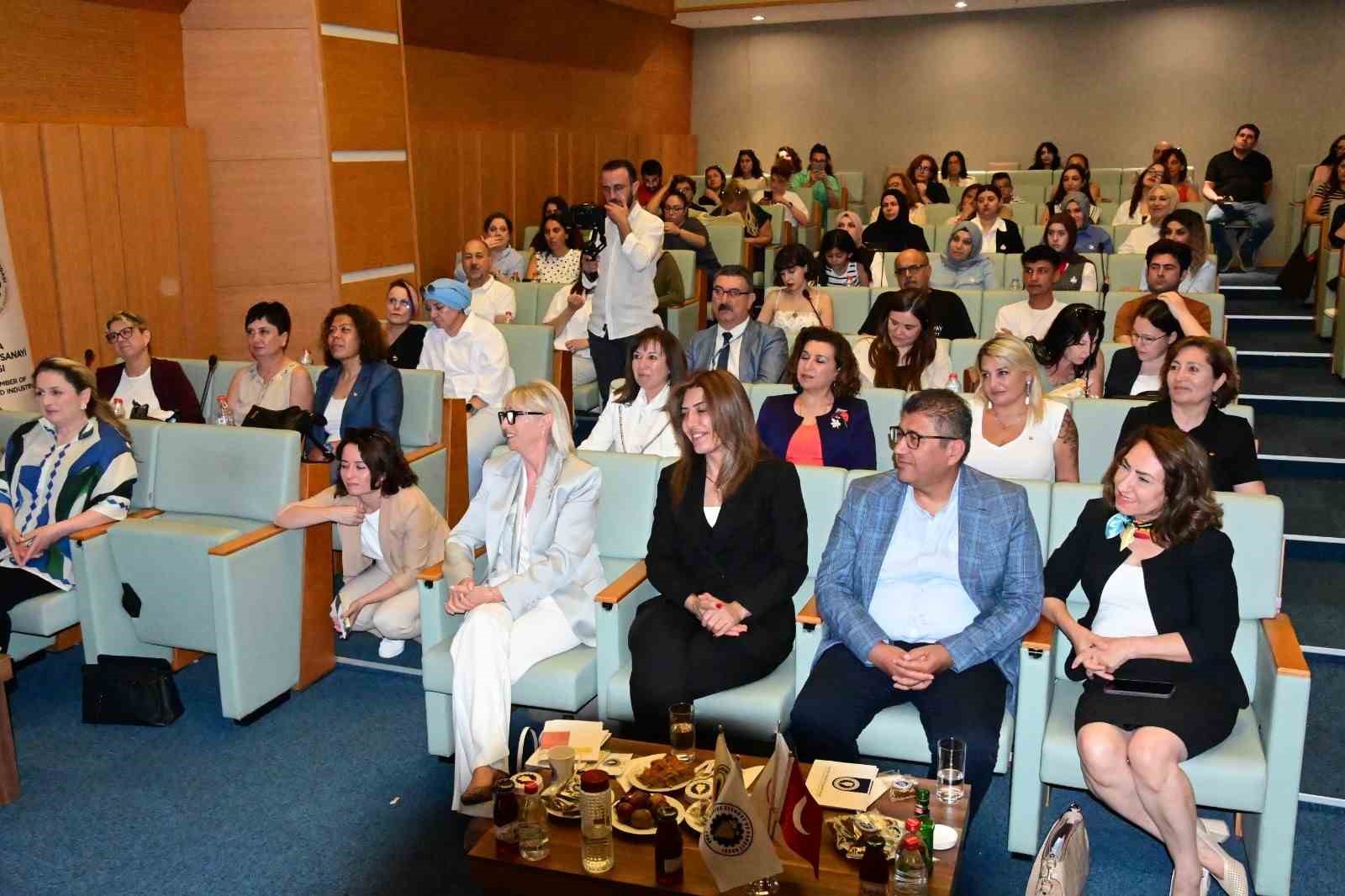Manisa'da 'Sanayide Kadın Eli' Projesi meyvelerini vermeye başladı