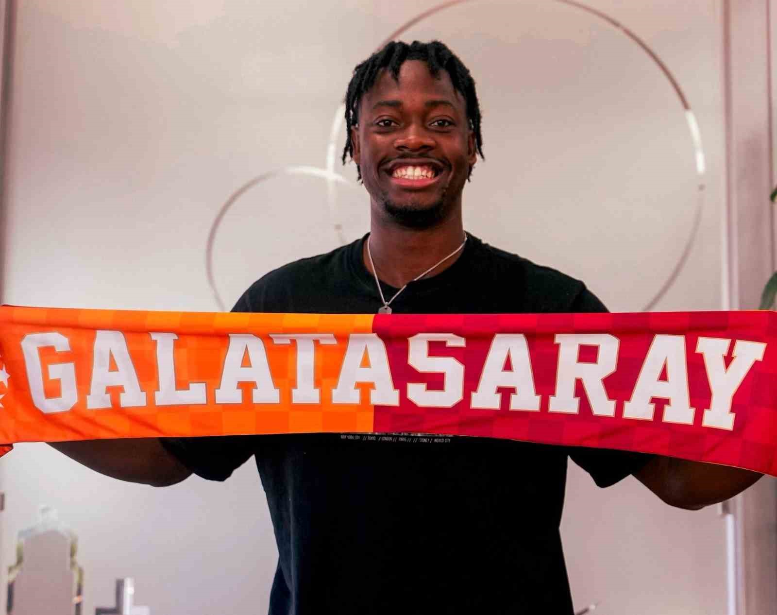 Galatasaray’ın yeni transferi El-Chadaille Bitshiabu, İstanbul’a geldi