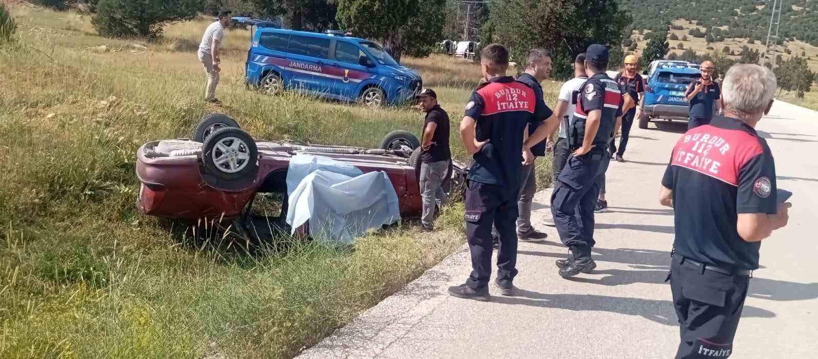 Burdur'da otomobil şarampole devrildi: 1 ölü, 1 yaralı