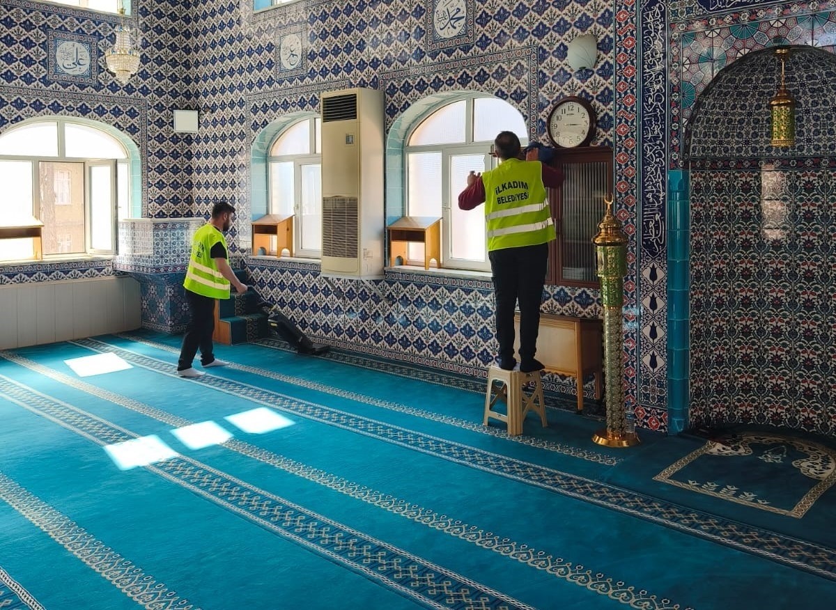 İlkadım'ın ibadethanelerinde hijyen için yoğun mesai