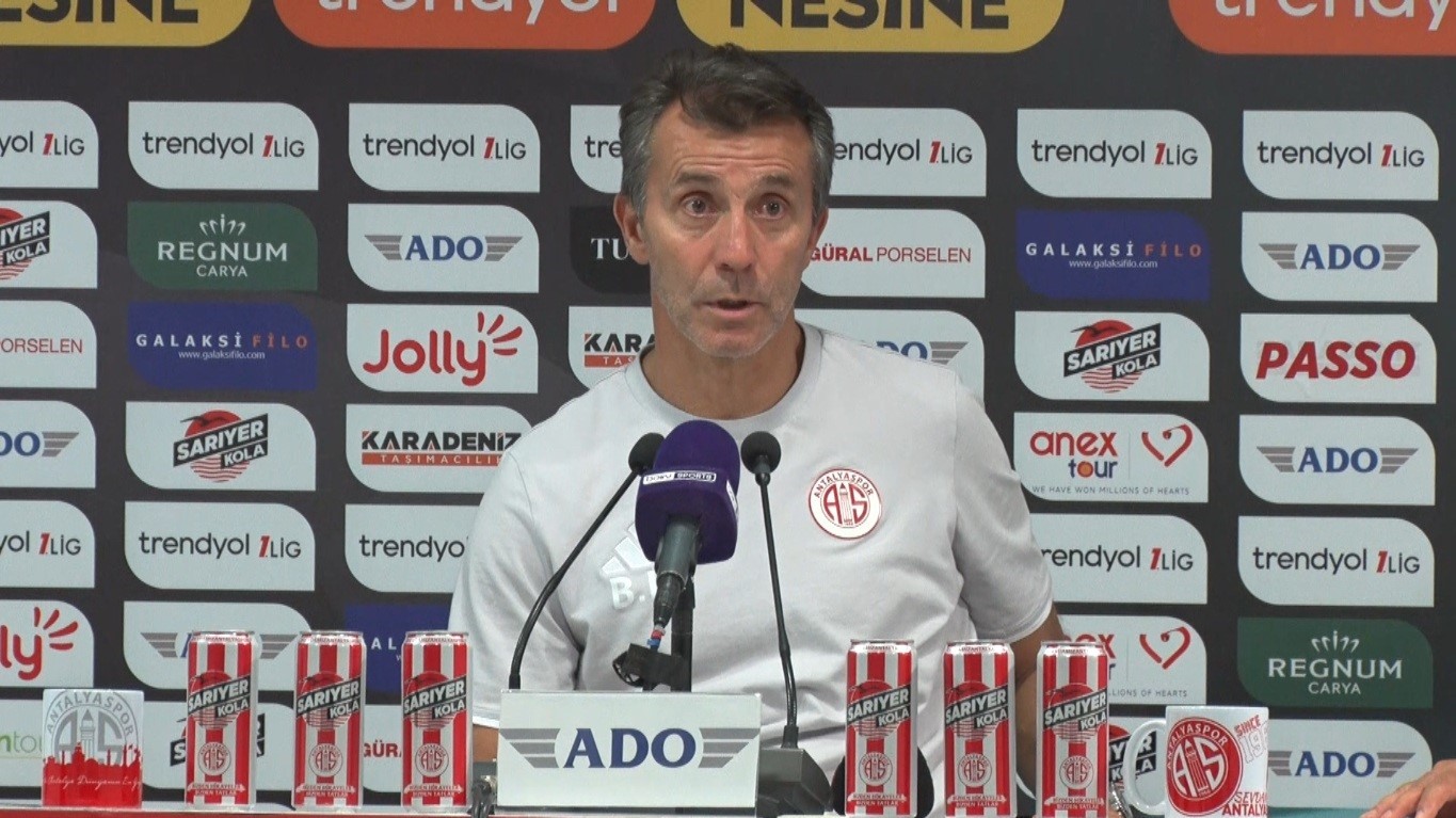 Bülent Korkmaz: "Futbolun içindeki bütün talihsizlikleri yaşıyoruz"