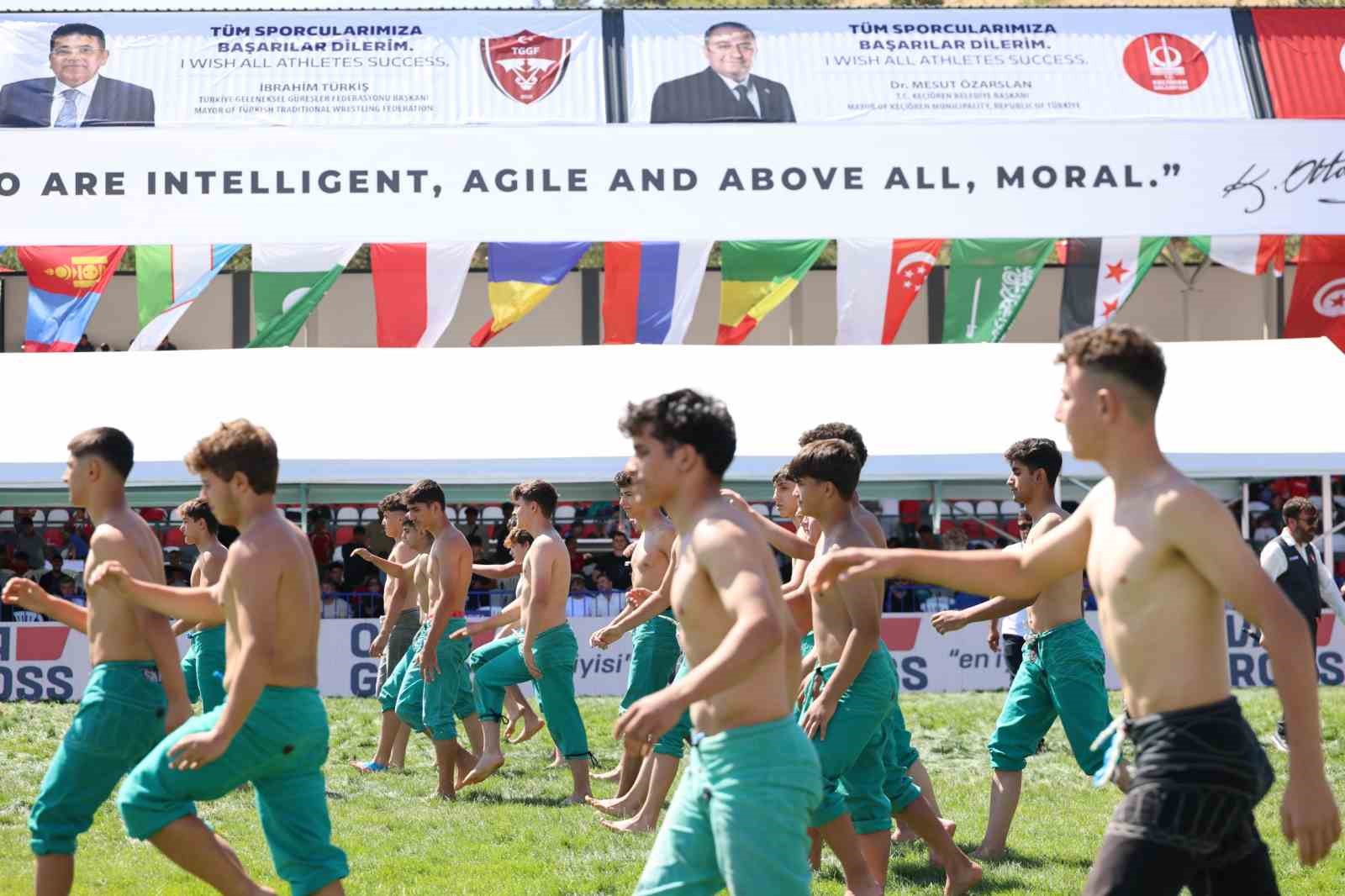 Keçiören 3. Büyük Geleneksel Karakucak Güreş Festivali’nde pehlivanlar ödüllerine kavuştu