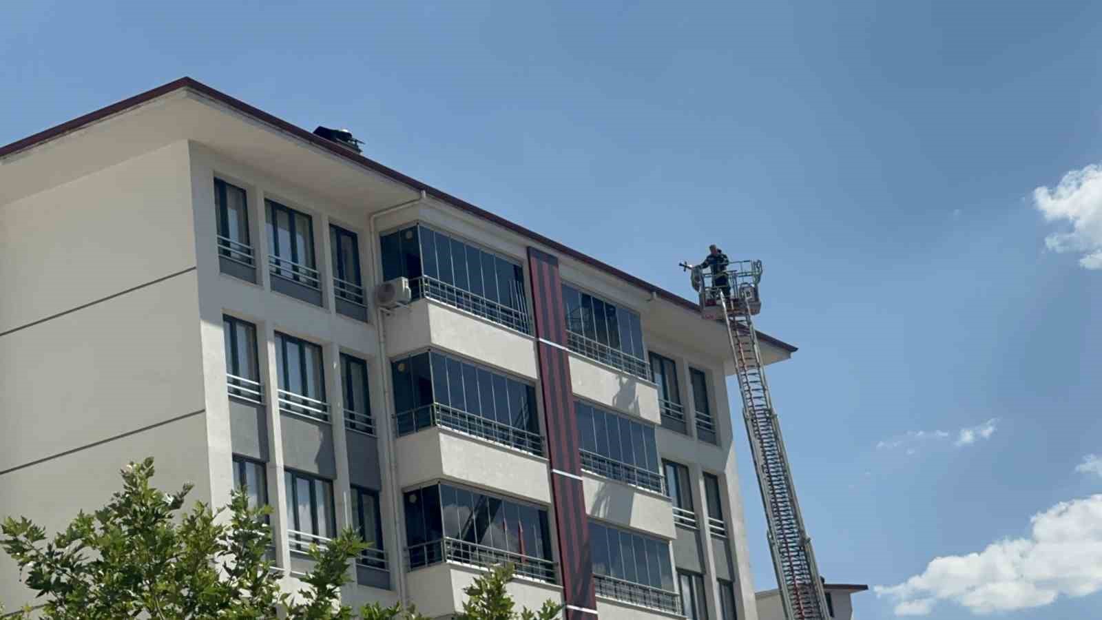 Elazığ'da 7 katlı binada baca yangını