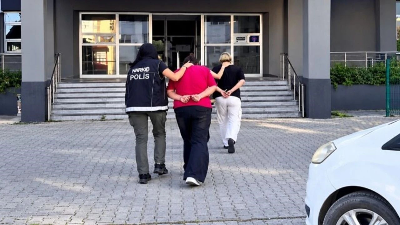 Hakkari’de mide ve bağırsaklarında uyuşturucu taşıyan 3 İranlı tutuklandı