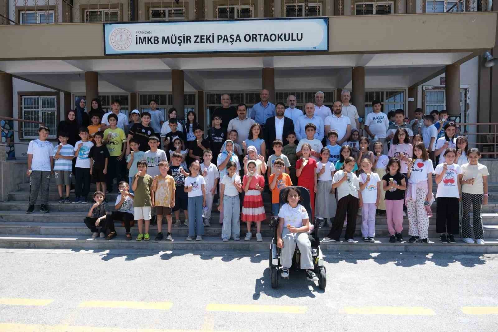 Yaz Kur'an kursunda eğitim ve sosyal etkinlikler bir arada