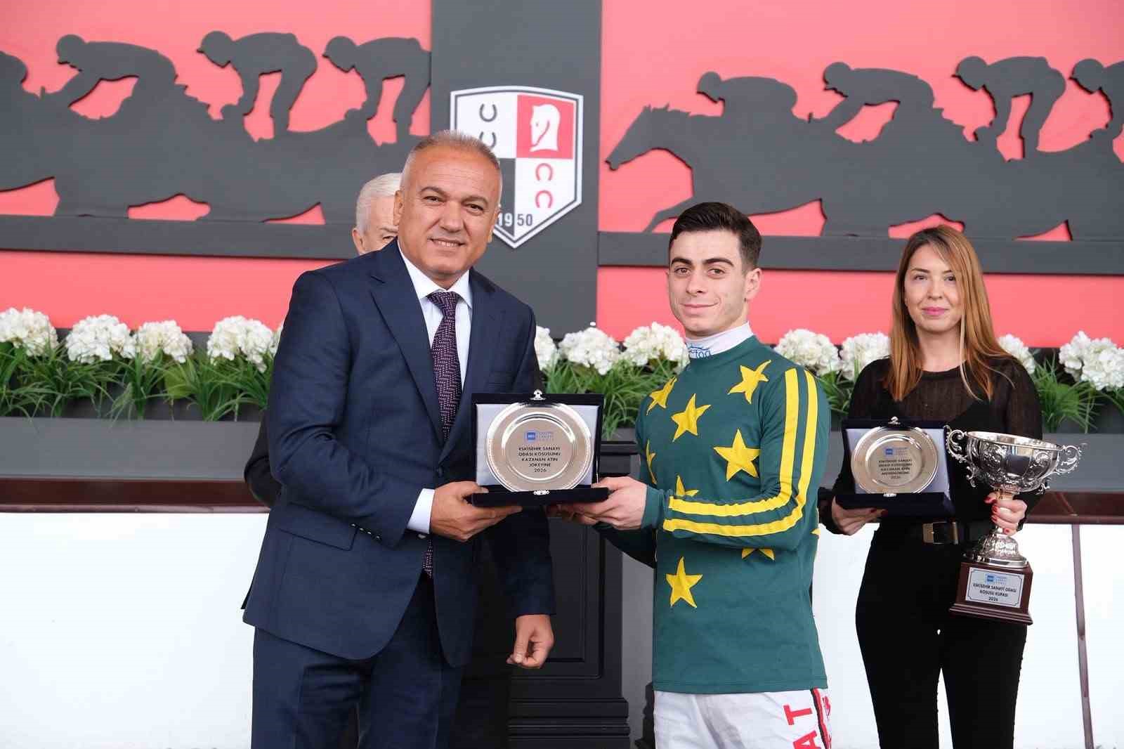 ESKİŞEHİR SANAYİ ODASI (ESO) ADINA DÜZENLENEN 'ESKİŞEHİR SANAYİ ODASI KOŞUSU', 29 EKİM CUMHURİYET BAYRAMI’NDA ANKARA 75. YIL HİPODROMU’NDA GERÇEKLEŞTİRİLDİ.