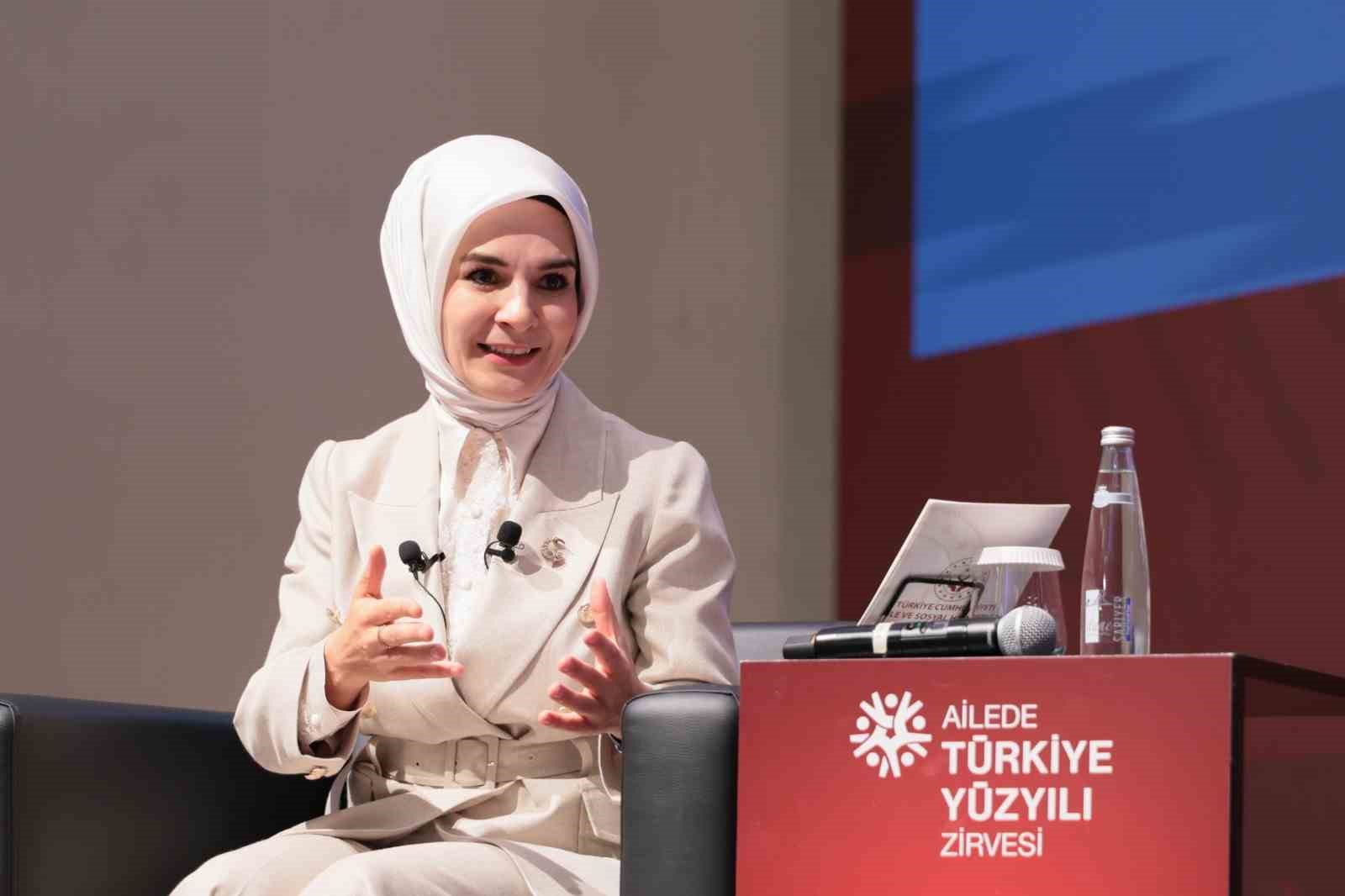 Bakan Göktaş’tan oyun platformu Roblox’un Türkiye’deki erişim durumuna ilişkin açıklama