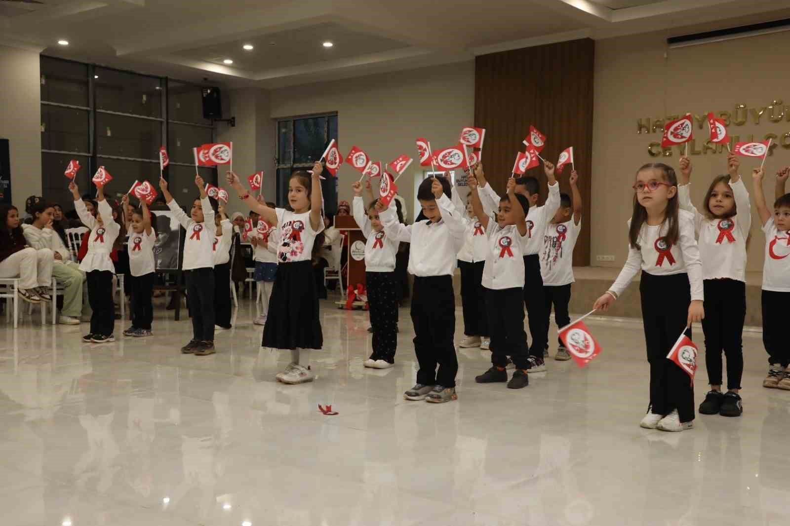KIRIKHAN’DA HİZMETE AÇILAN ÇOK AMAÇLI SALONDA 29 EKİM CUMHURİYET BAYRAMI KUTLANDI.