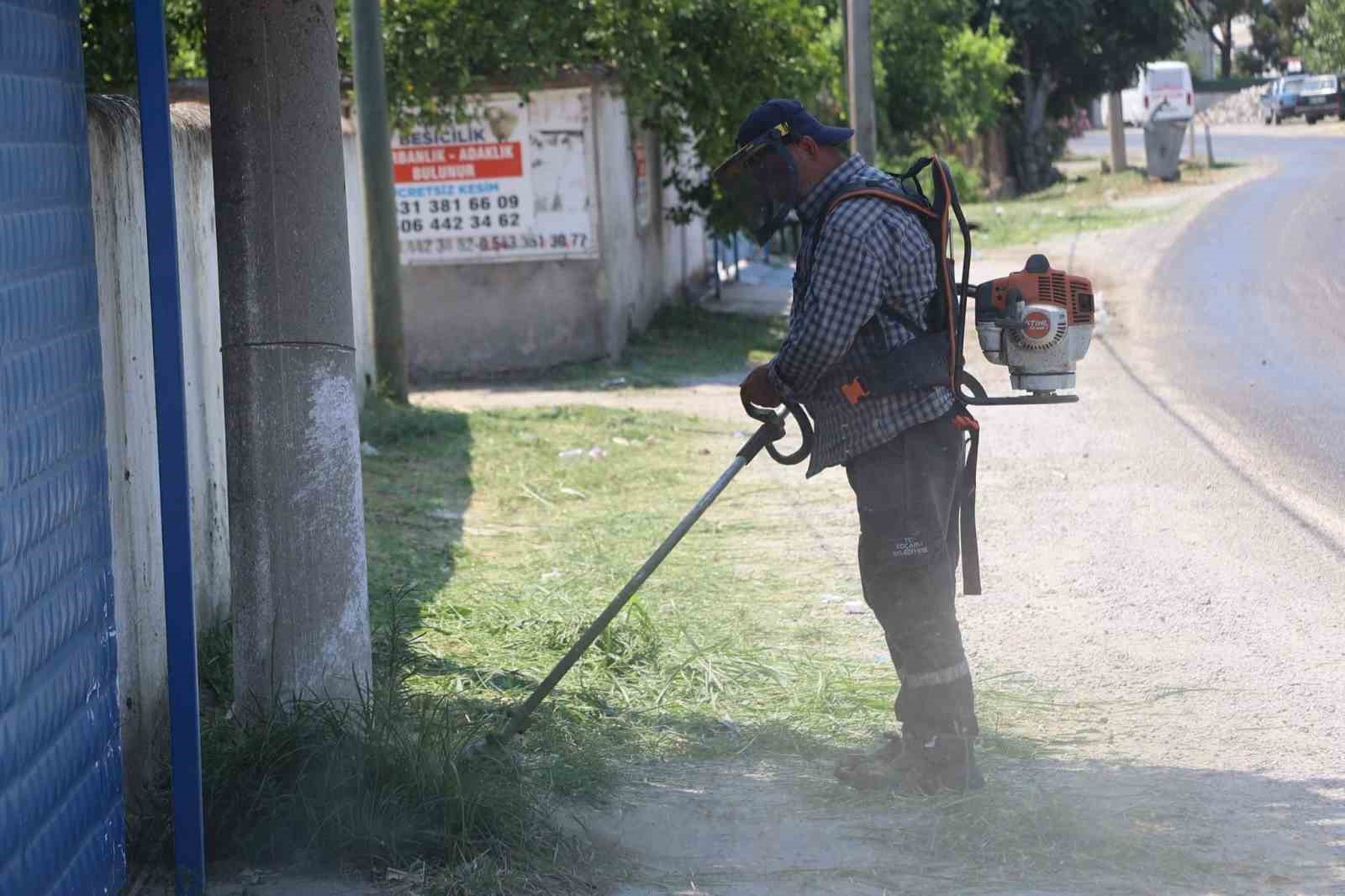 Koçarlı Belediyesi'nden Şahinciler'de çevre mesaisi