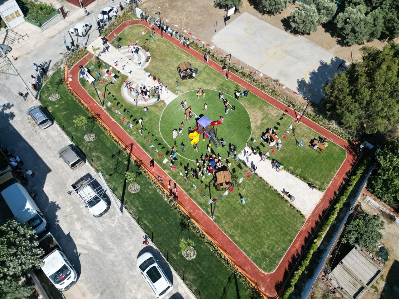 Başkan Arıkan'ın söz verdiği Akçakonak'taki park projesi tamamlandı