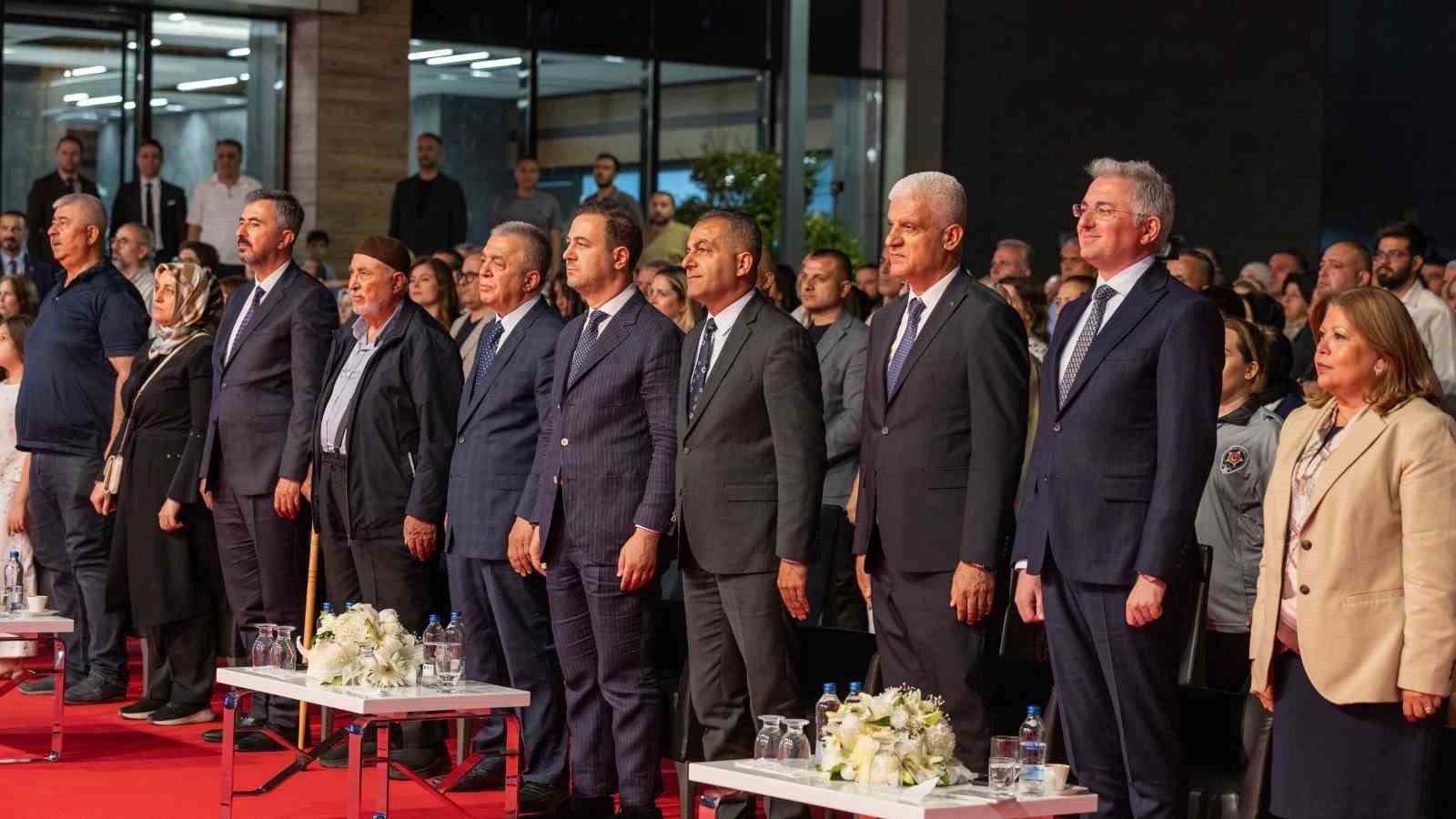 Erdem Koleji’nde mezuniyet heyecanı
