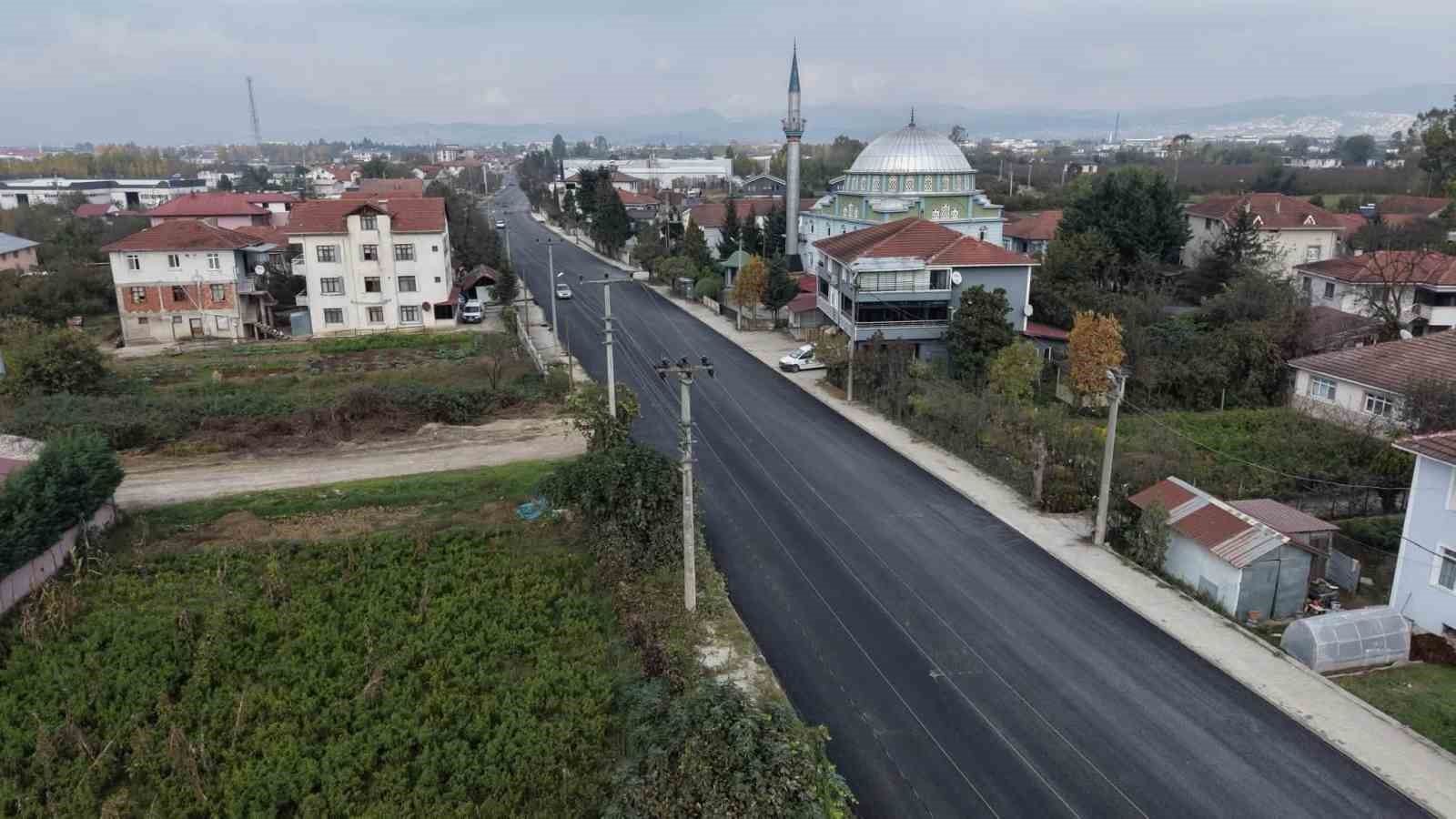 DÜZCE BELEDİYE’SİNİN ASFALT ÇALIŞMALARI DARICI MAHALLESİ’NDE SERİM TAMAMLANDI EKİPLER ÇALIŞMALARINA KOÇYAZI MAHALLESİ’NDE DEVAM EDİYOR.