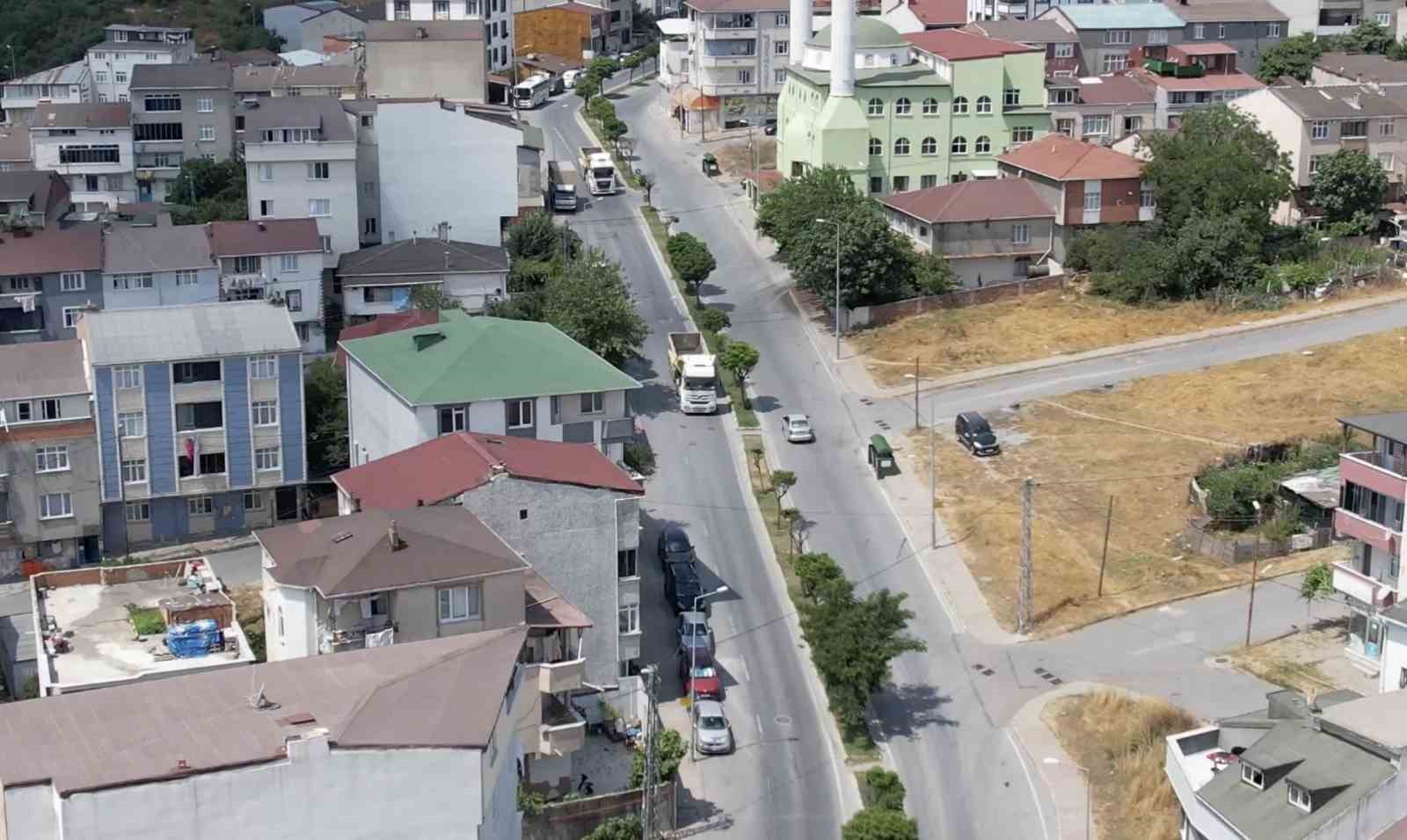 Mahalle sakinlerinden hafriyat kamyonu tepkisi: 'Çocuklarımız tehlike altında'