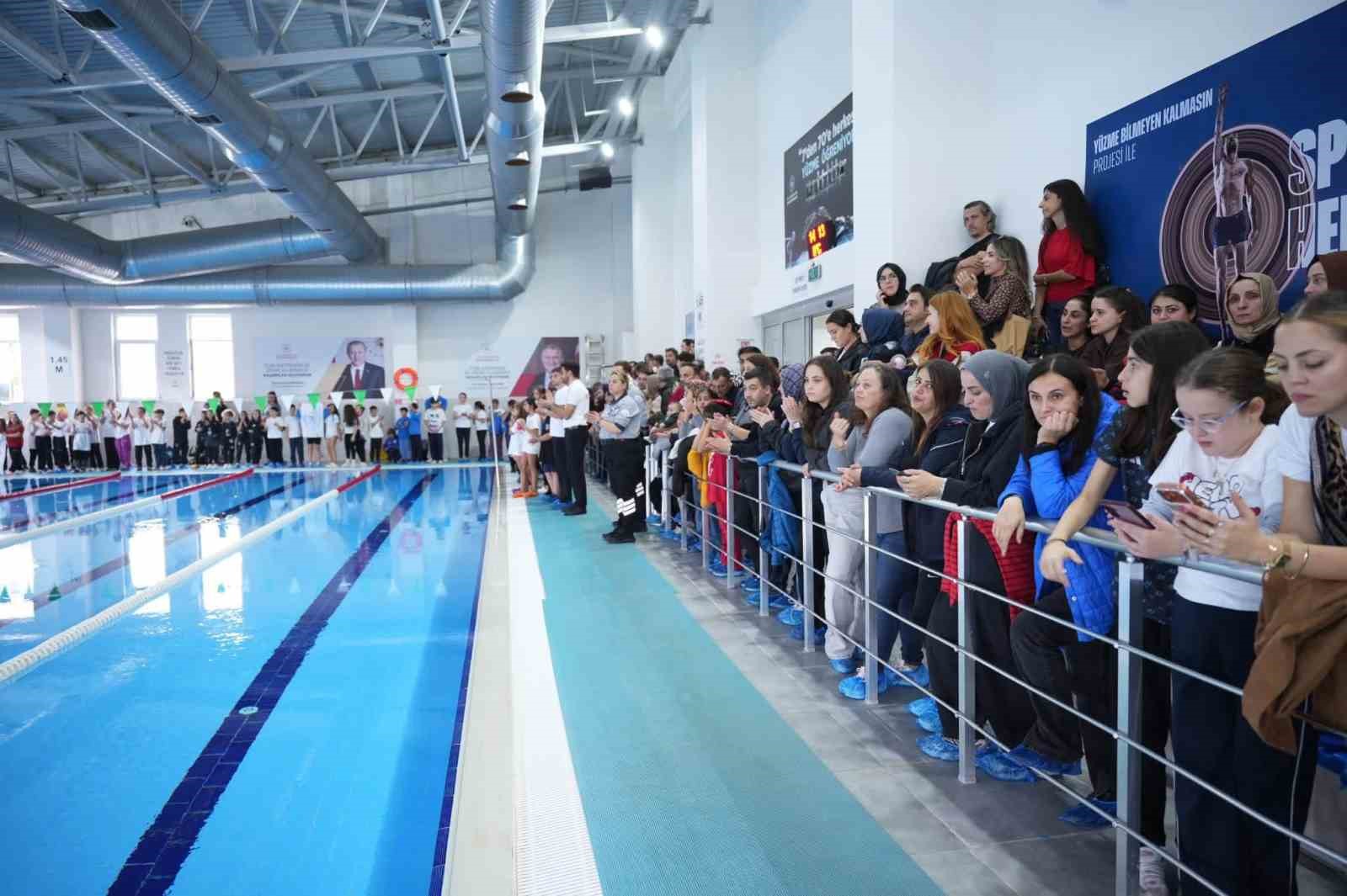 CUMHURİYET KUPASI YÜZME YARIŞLARI YENİŞEHİR’DE DÜZENLENDİ