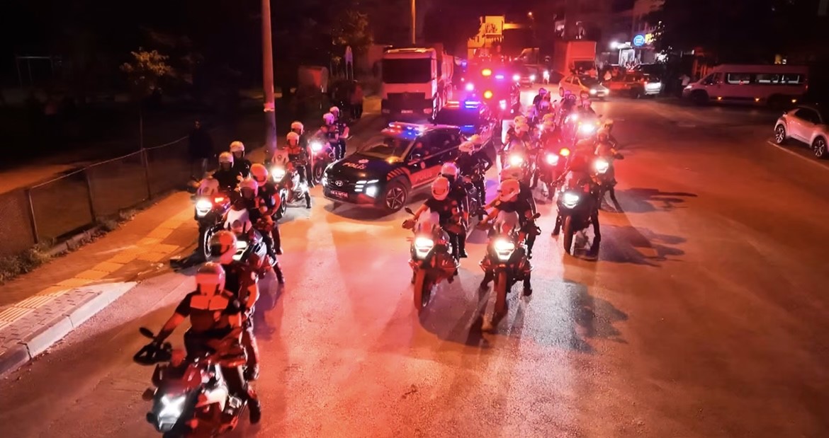 Bursa'da suçlulara geçit yok, 2 günde 30 firari yakalandı