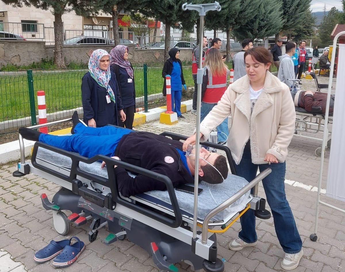 Hisarcık İlçe Devlet Hastanesi'nde yangın tatbikatı