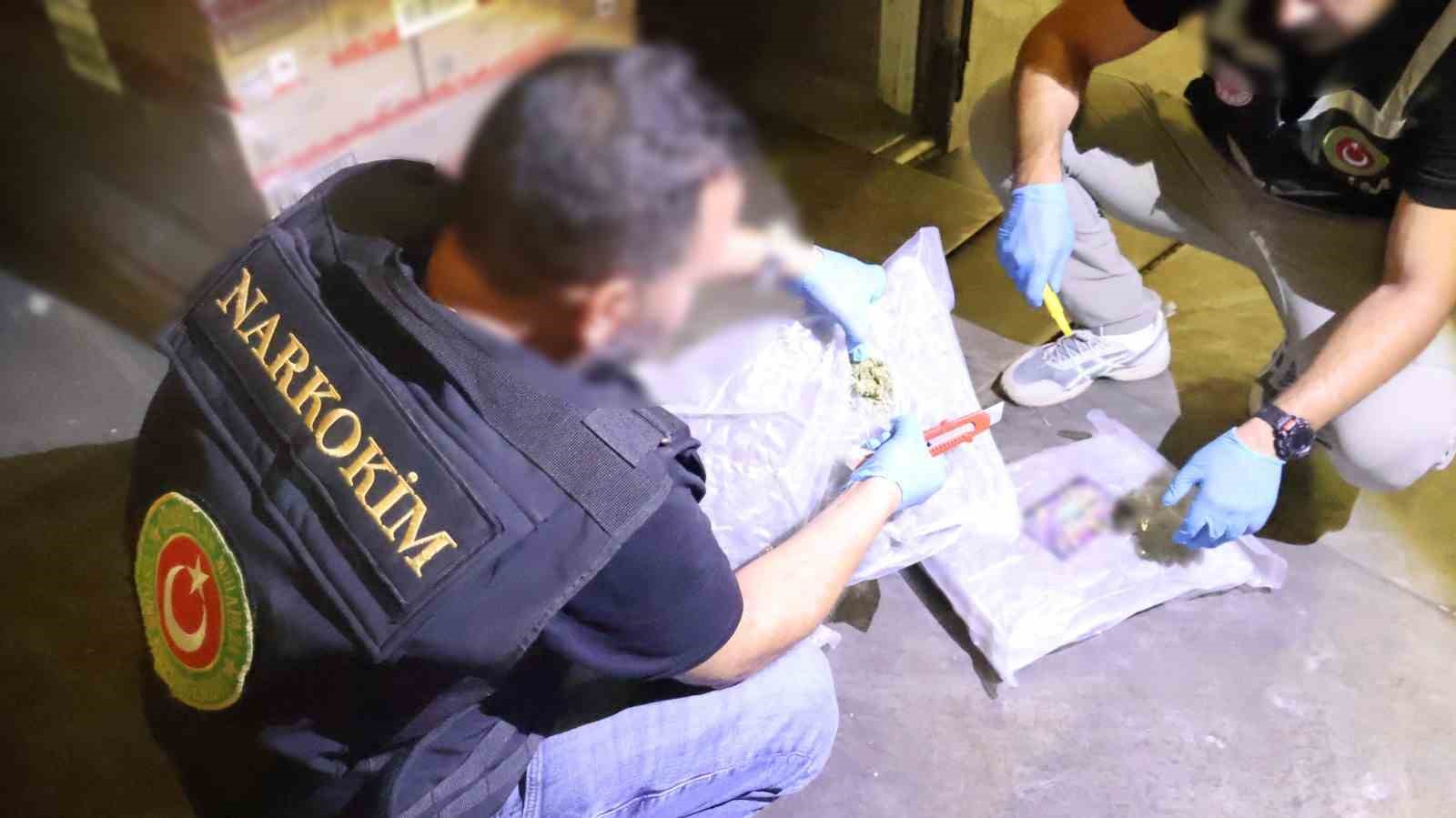 Zehir tacirlerine darbe: 810 kilogram esrar cinsi uyuşturucu madde ele geçirildi
