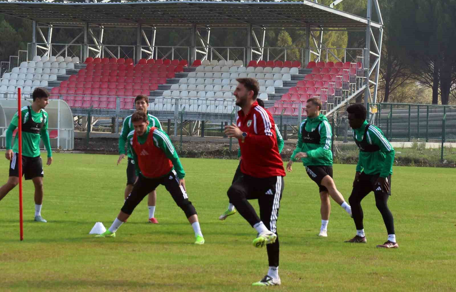 TRENDYOL 1. LİG 13’ÜNCÜ HAFTASINDA DEPLÂSMANDA LİGİN GÜÇLÜ EKİPLERİNDEN KAYSERİSPOR İLE KARŞILAŞACAK OLAN MUĞLASPOR, MAÇININ SON HAZIRLIĞINI KEMAL DİRİKAN TESİSLERİNDE GERÇEKLEŞTİRDİ.