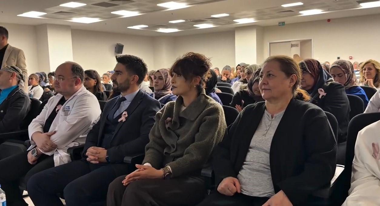 MENGÜCEK GAZİ EAH'DE MEME KANSERİNDE ERKEN TANI EĞİTİMİ DÜZENLENDİ
