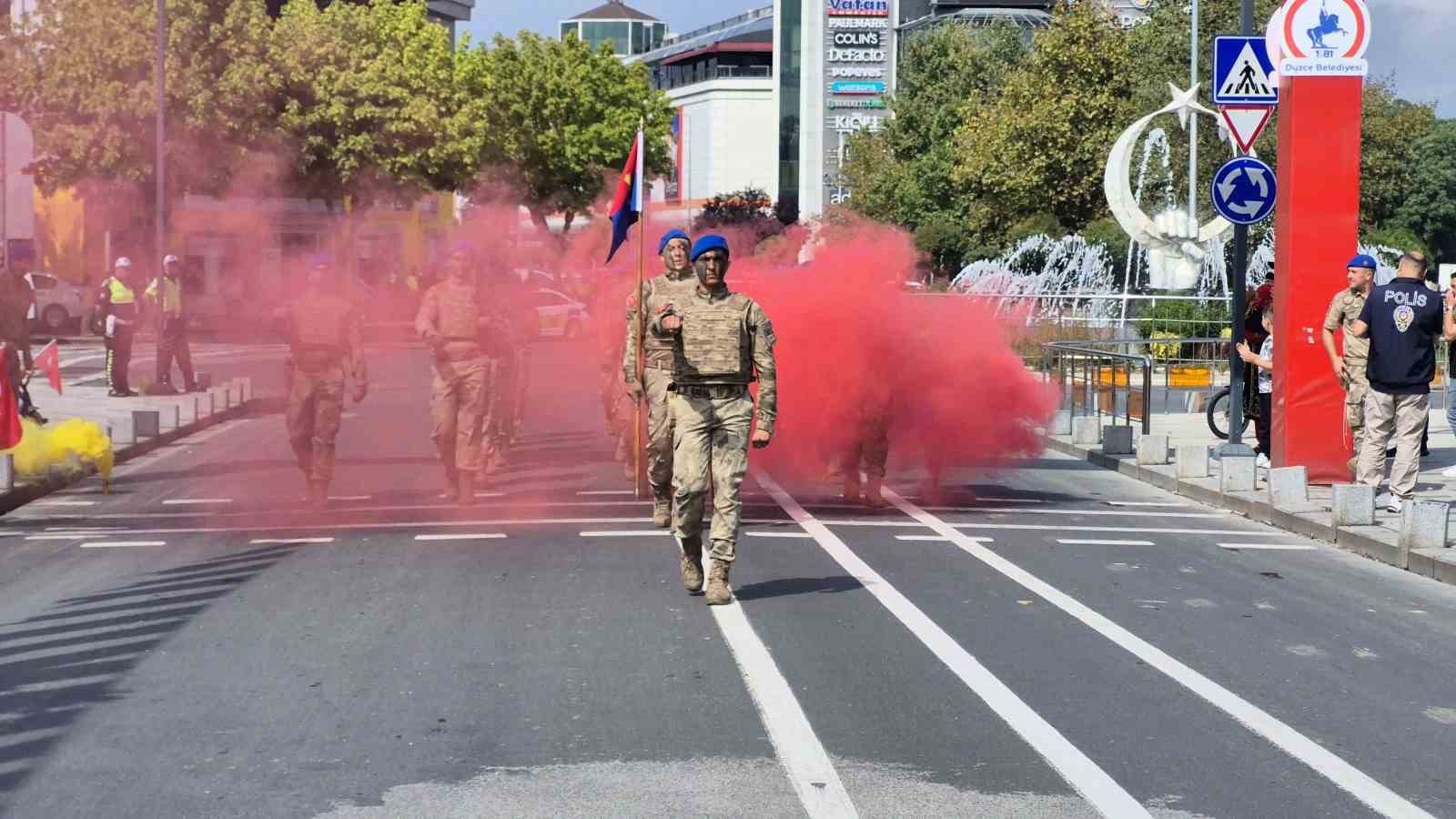 Zaferin 104. yılında komandolardan nefes kesen gösteri