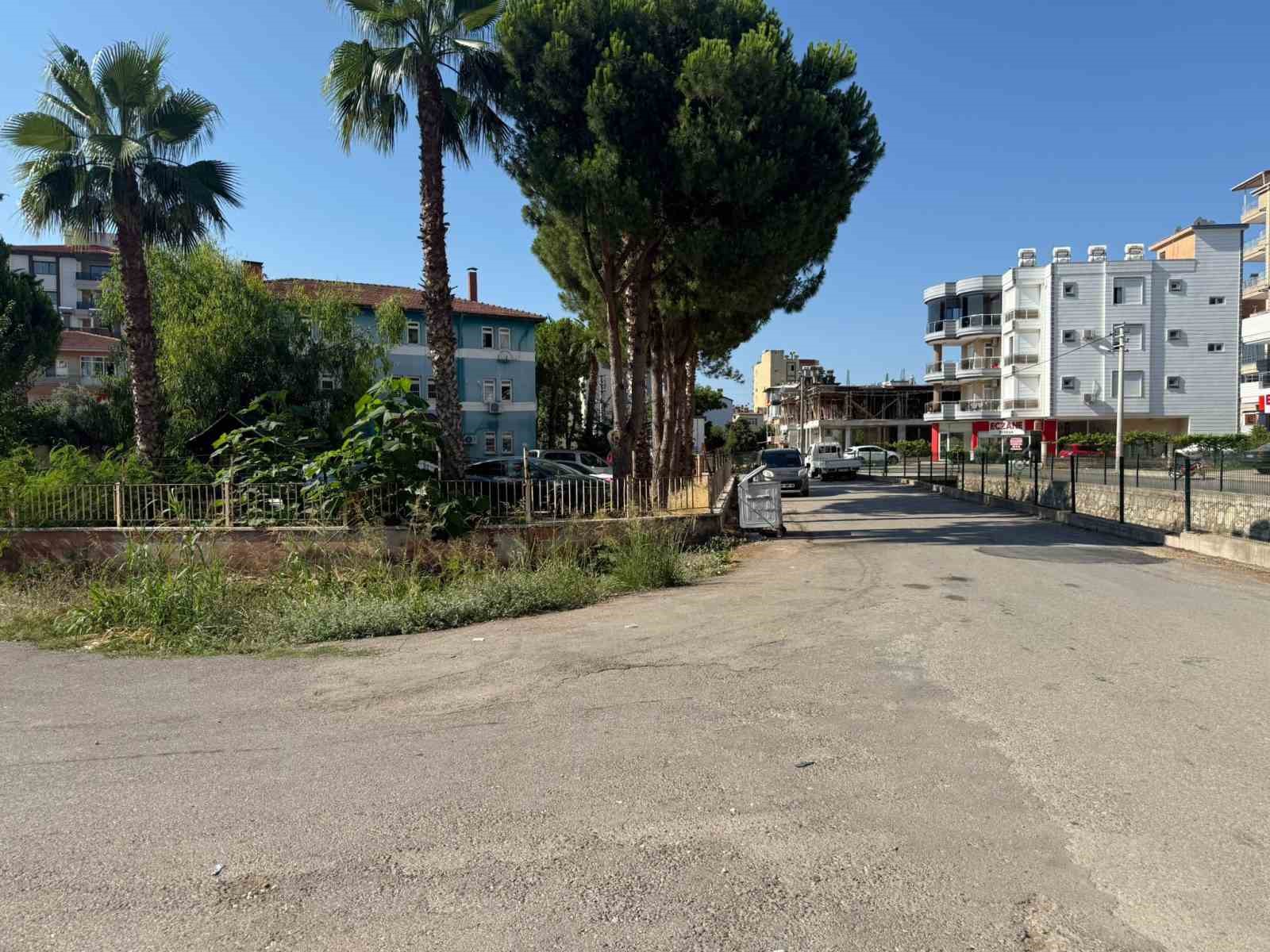 Gece yarısı patlatılan havai fişek, mahalleyi ayağa kaldırdı: Kimi deprem sandı, kimi maç var zannetti