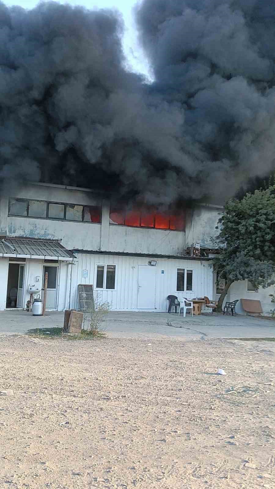 Muratlı Sanayi Sitesi’nde korkutan yangın