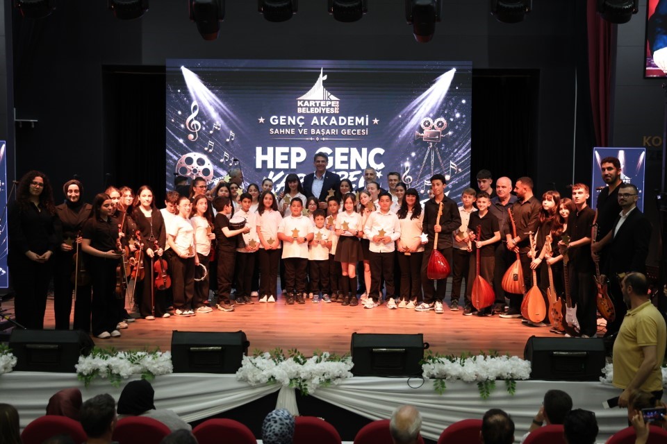 Genç Akademi’de yetenekler sahneye çıktı