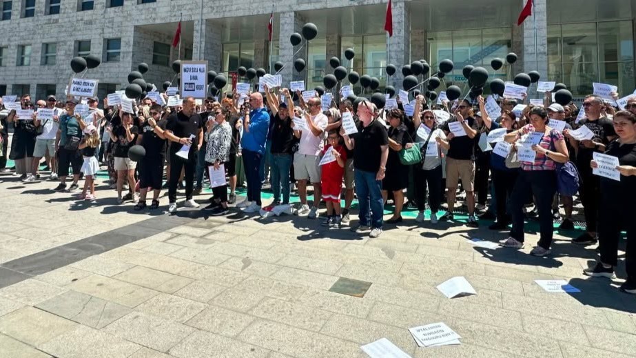 Atış Yapı mağdurlarından açıklama: 'Bedelini vatandaş ödüyor'