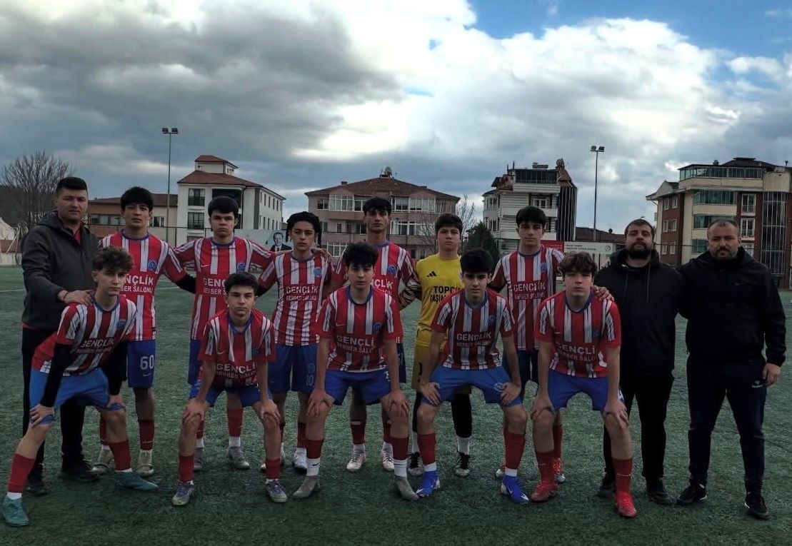 Bilecik'te bir maçta fileler 18 kez havalandı