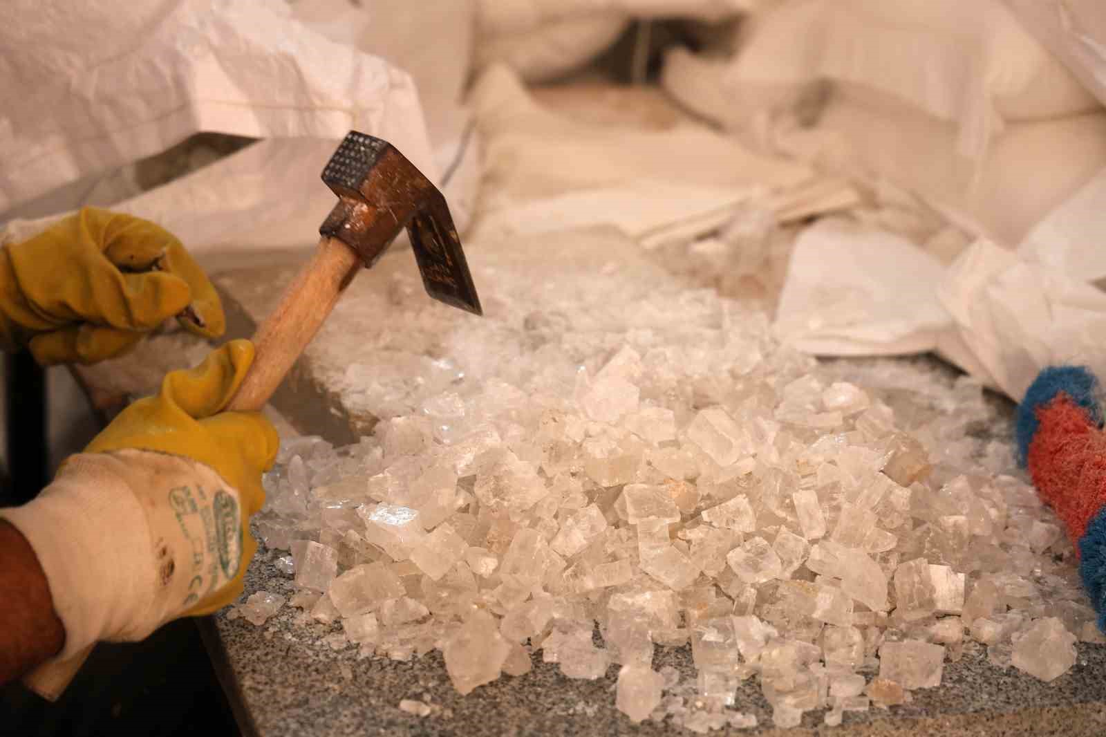 Kırşehir'de turşuluk sezonu kaya tuzu satışlarını hareketlendirdi