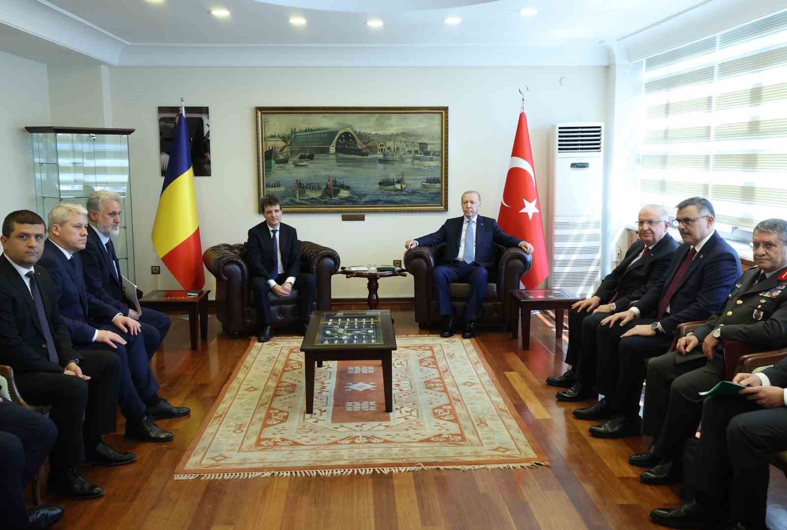 Cumhurbaşkanı Erdoğan, Romanya Cumhurbaşkanı Dan ile bölgesel gelişmeleri görüştü