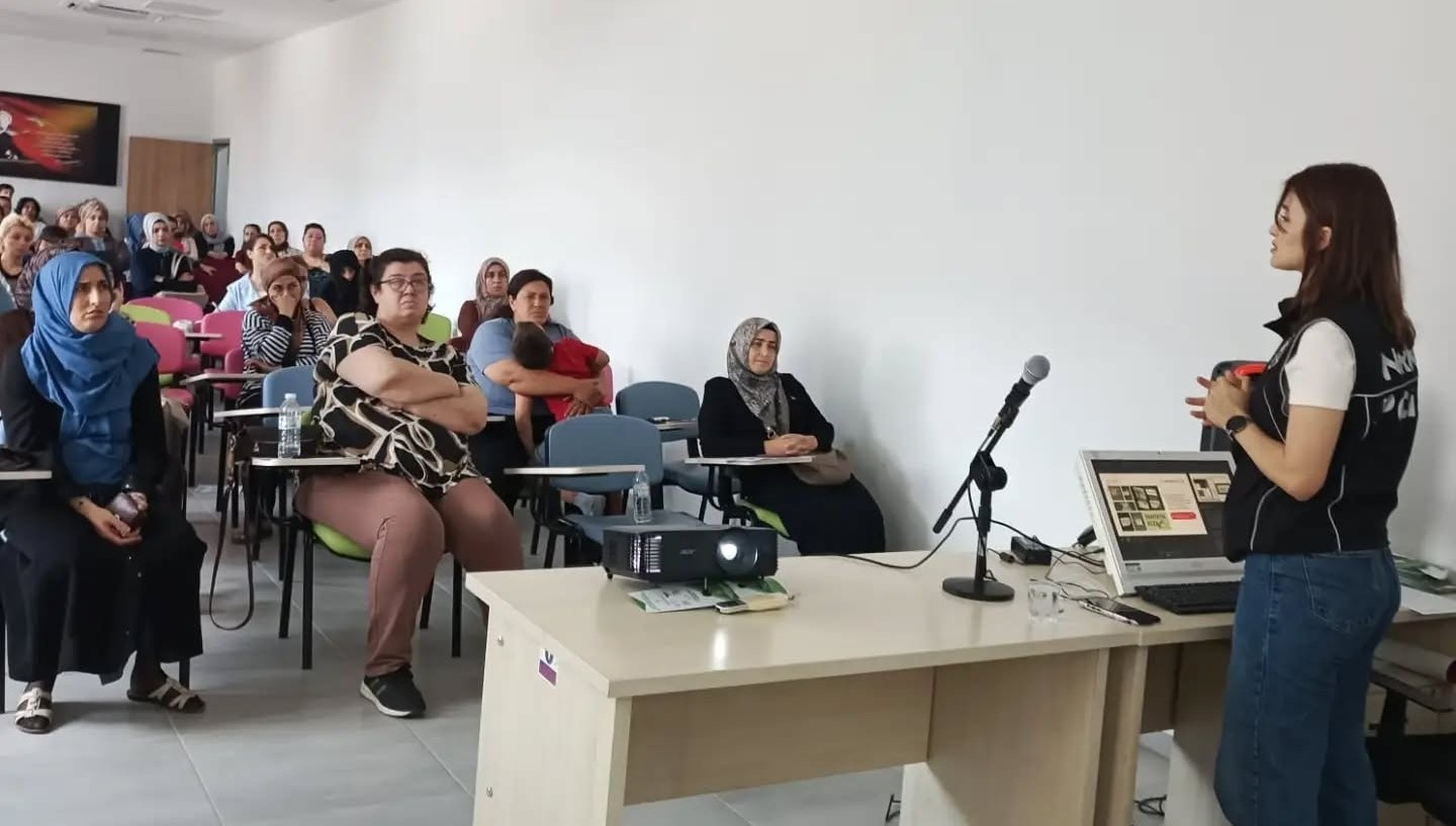 Nazilli'de kadın sağlığı, narkotik ve mahremiyet konularında eğitim verildi