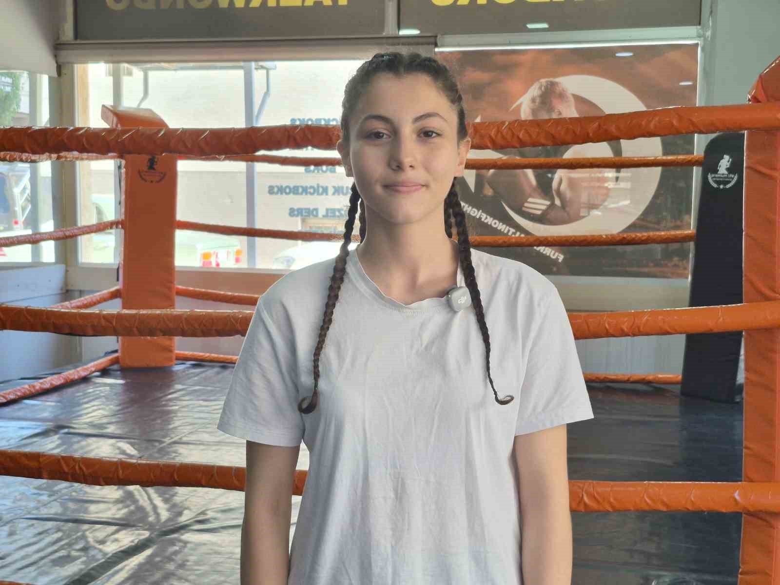 15 yaşına 3 dünya ve 2 Türkiye şampiyonluğu sığdırdı