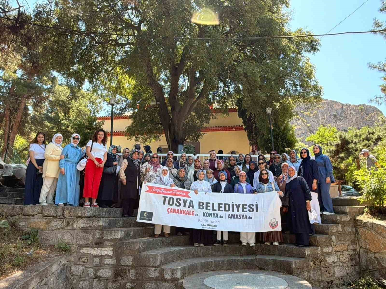Tosya'da yaşayan bin 600 vatandaş ücretsiz turla Amasya'yı gezdi